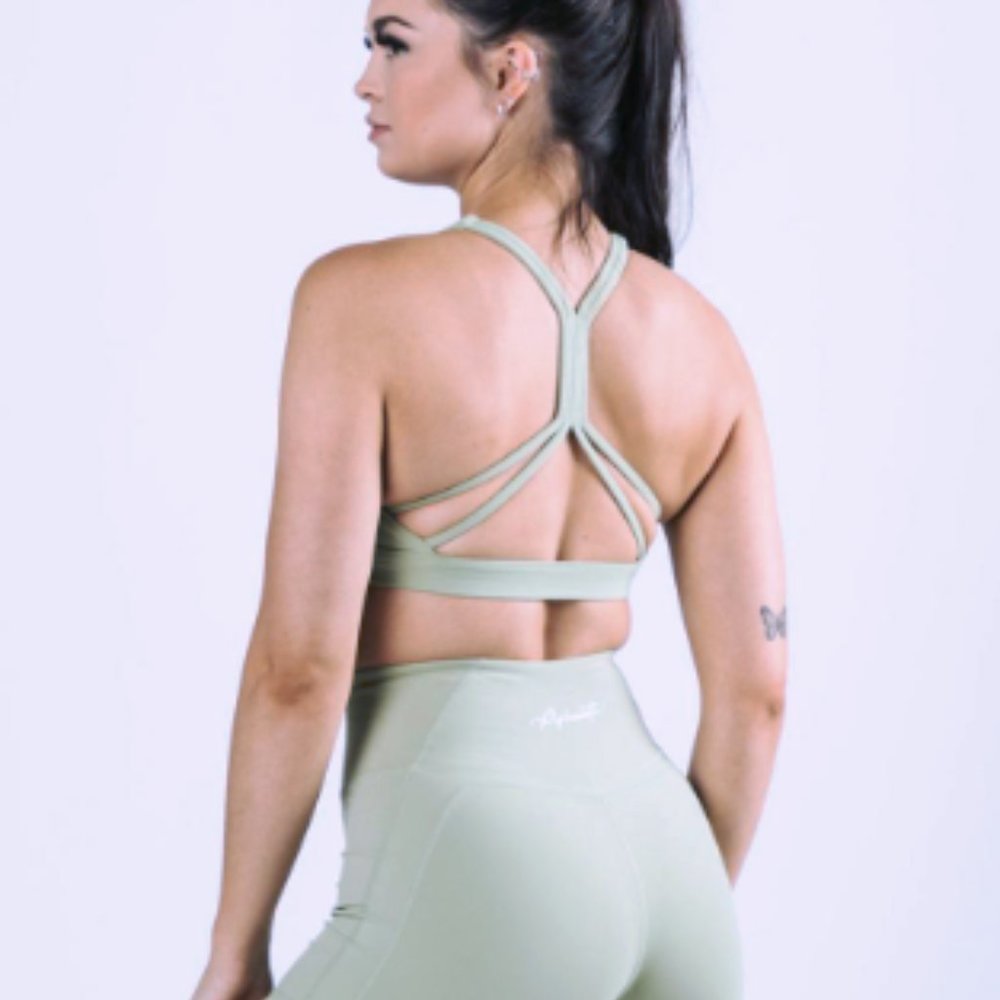 Alphalete Pulse Kinetic Bra in Matcha